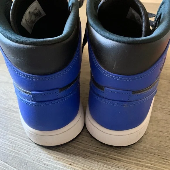 Nike Sneakers - Picture 3 of 4